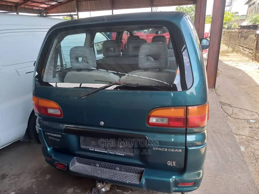 Mitsubishi Space Gear 2004 Green