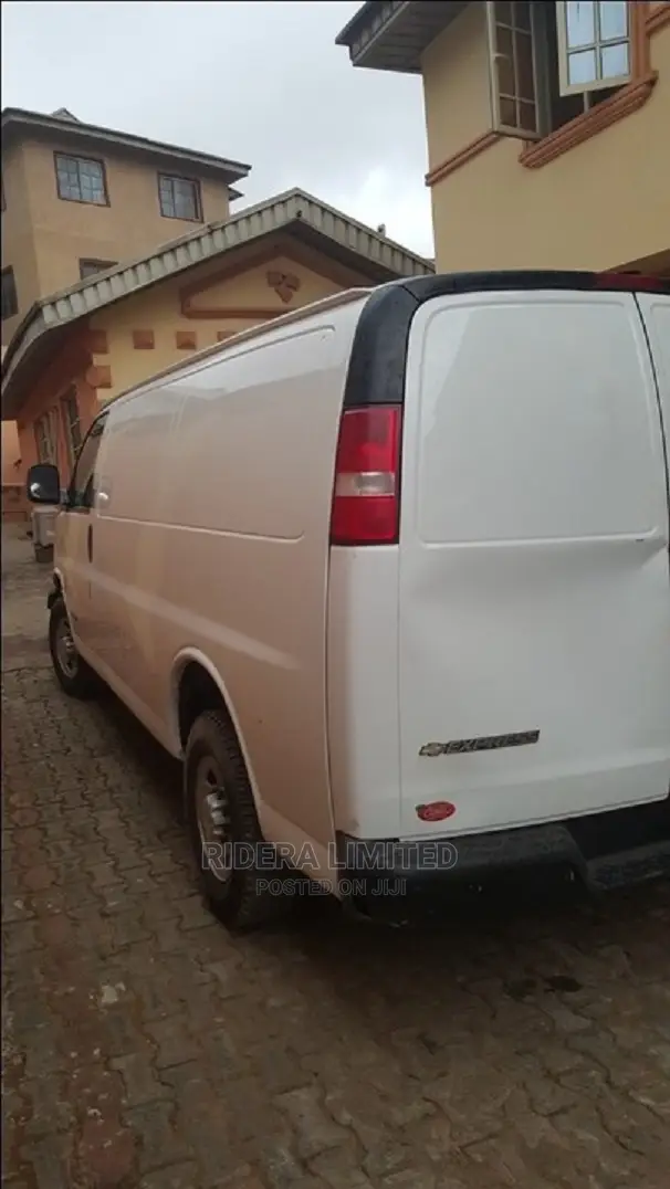 Spacious Logistics/Relocation Van (Ridera Logistics)
