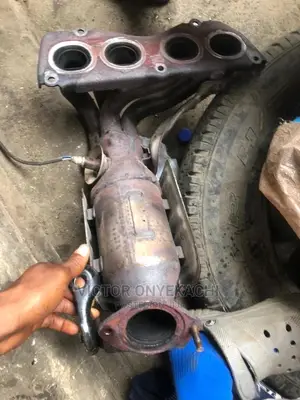 Engine Catalyst 2.7 Camry 2010