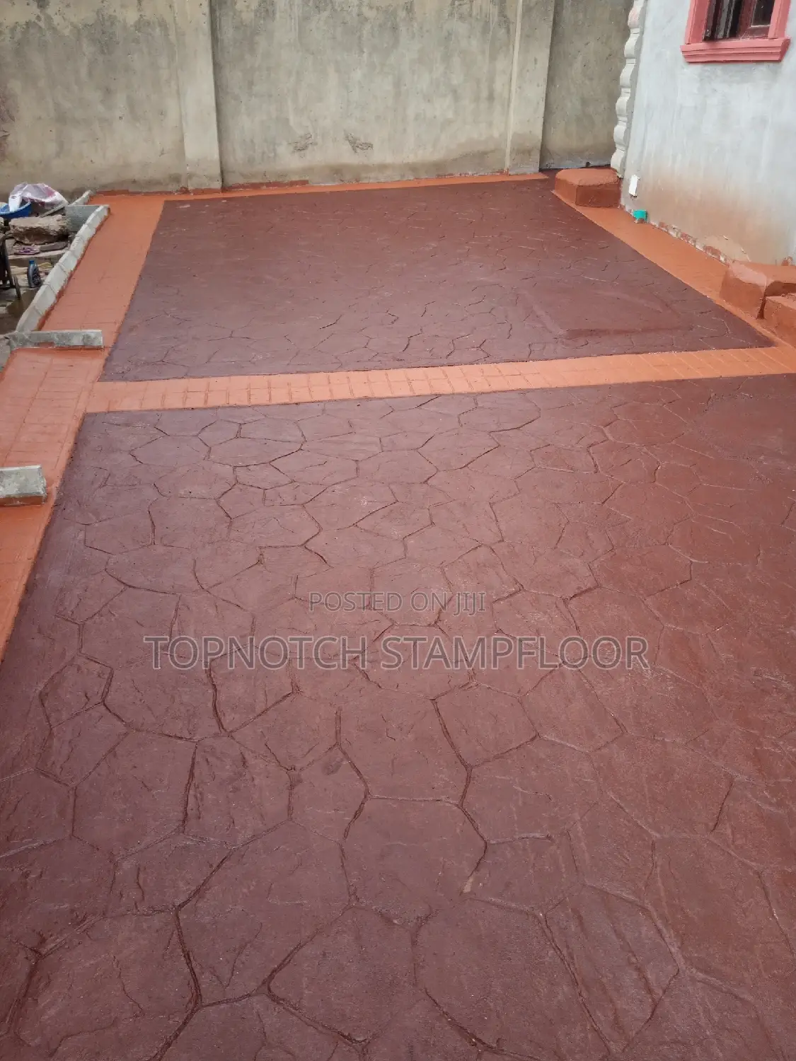 Exterior Modern Floor-Design in Solid Way