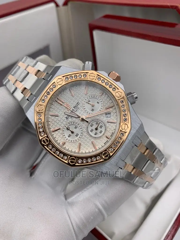 Non Tarnished Chronograph Wristwatch
