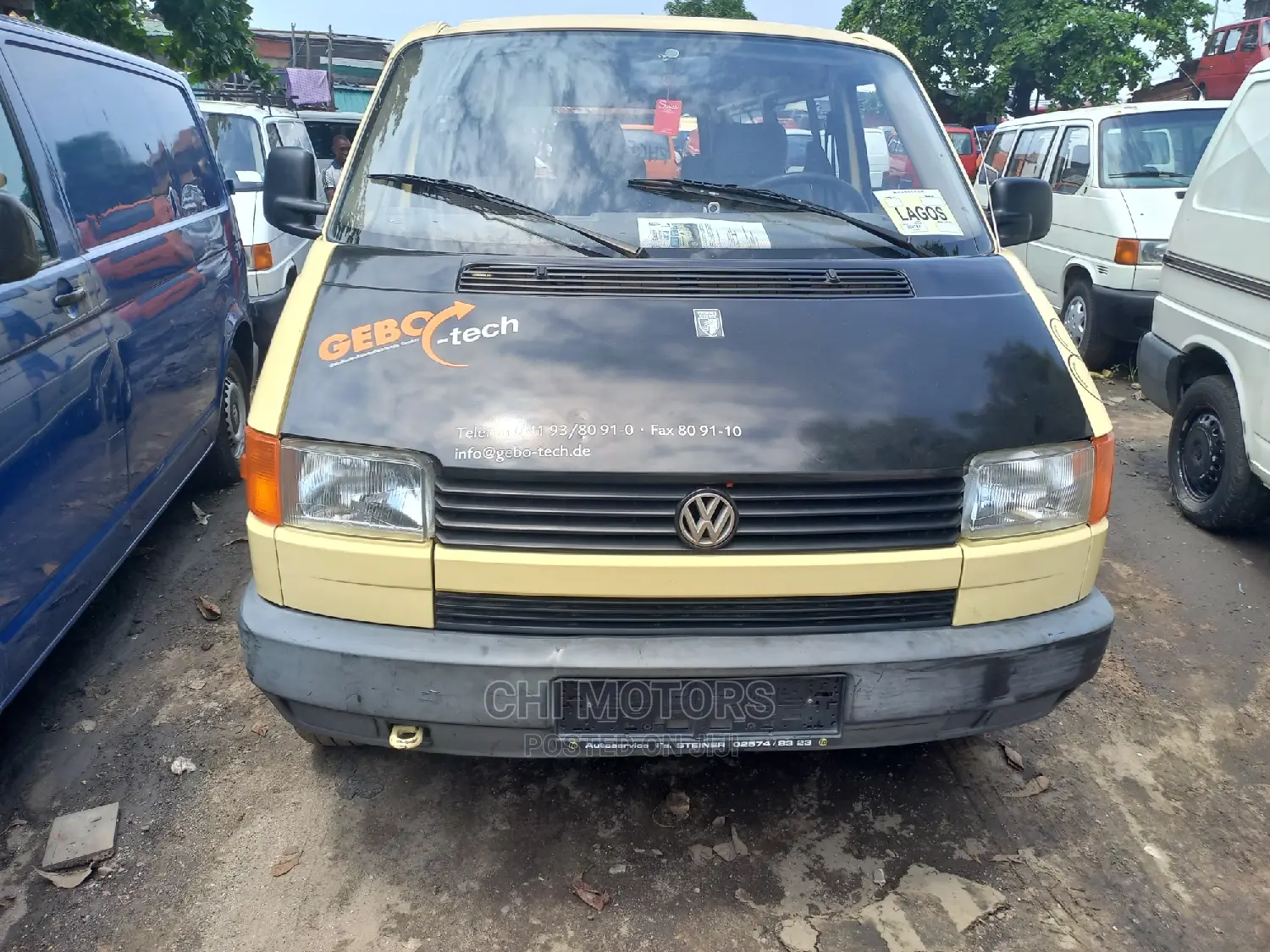 Volkswagen Transporter 2005 Yellow