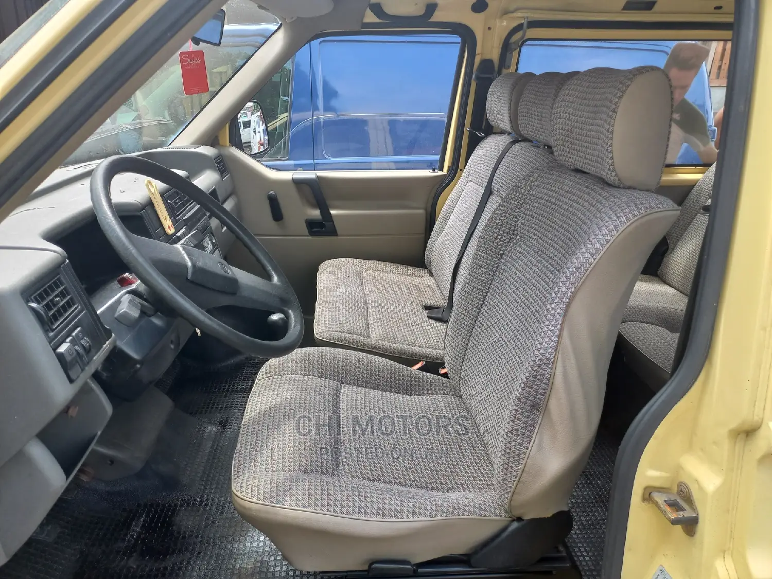 Volkswagen Transporter 2005 Yellow