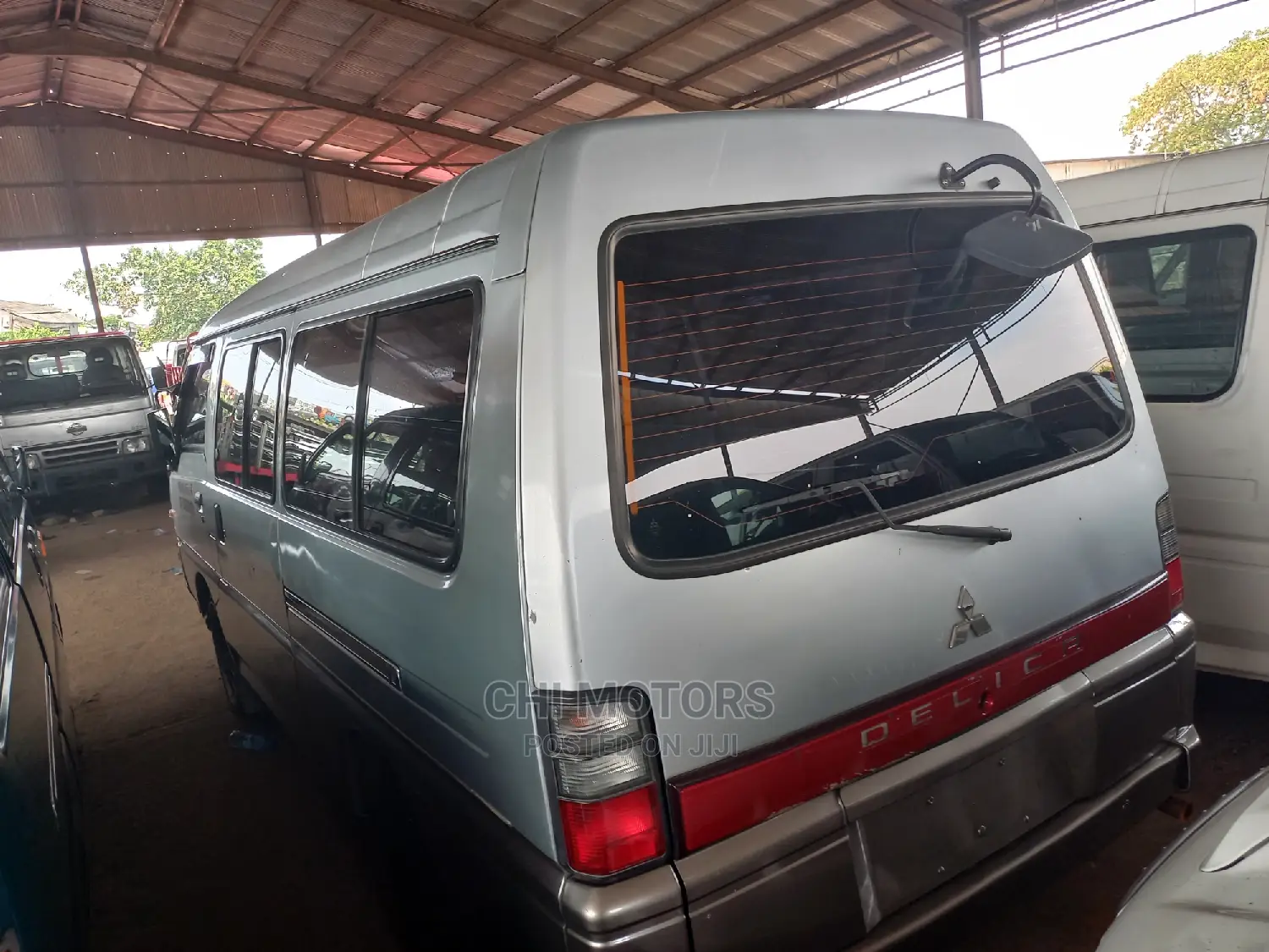 Mitsubishi Delica 2006 Silver