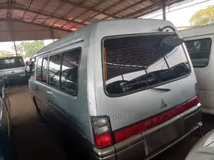 Mitsubishi Delica 2006 Silver