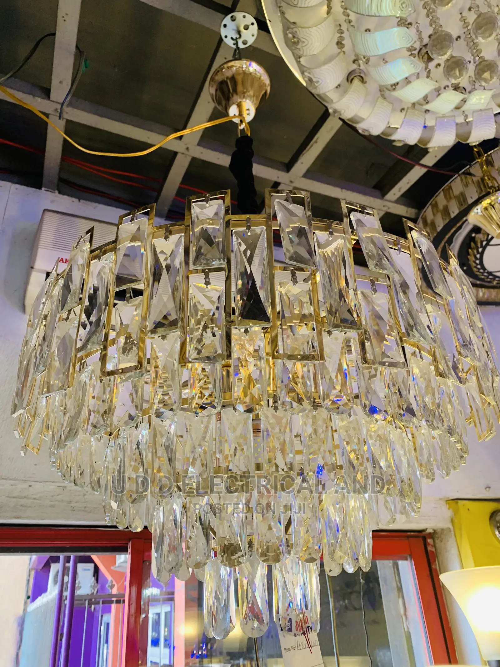 Dubai L E D Crystal Chandelier By600 Very Bright and Quality