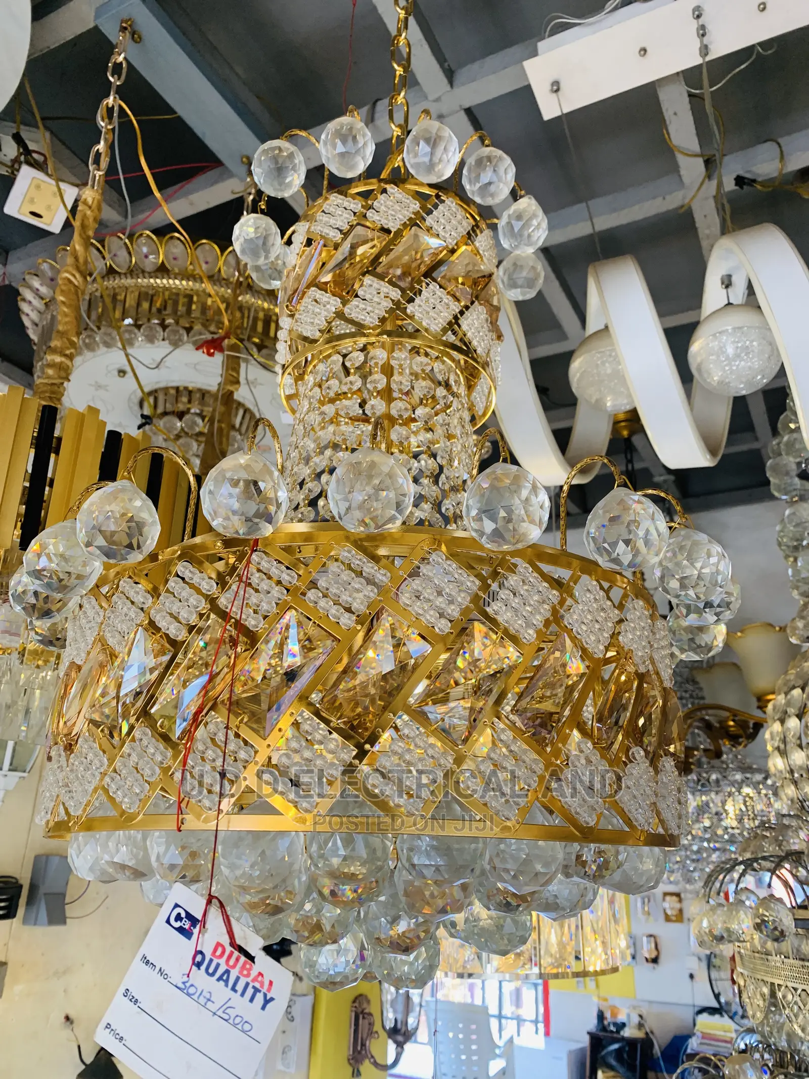 Dubai L E D Crystal Chandelier By500 Very Bright and Quality