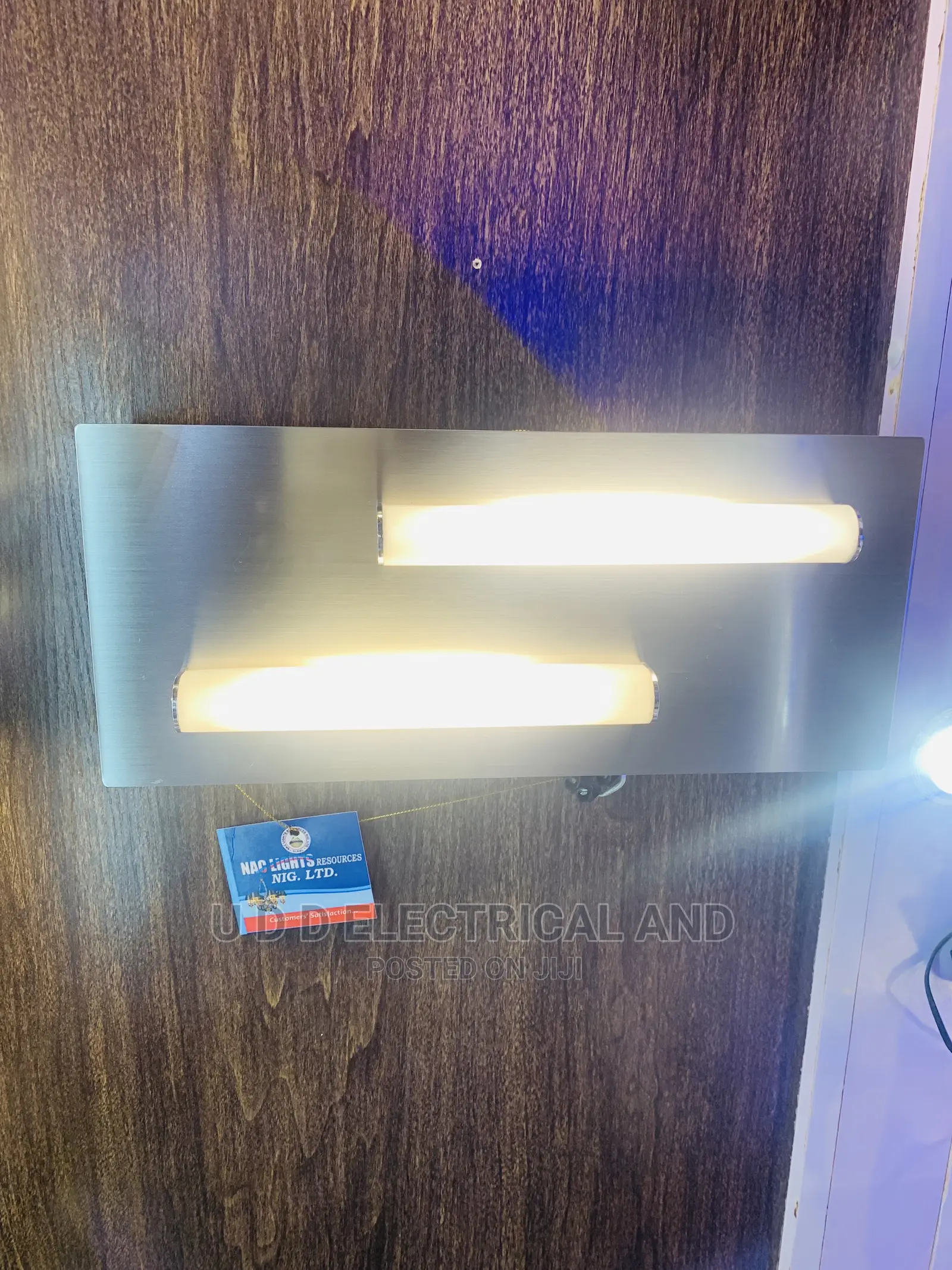 Dubai L E D Wall Bracket Light Very Bright and Quality