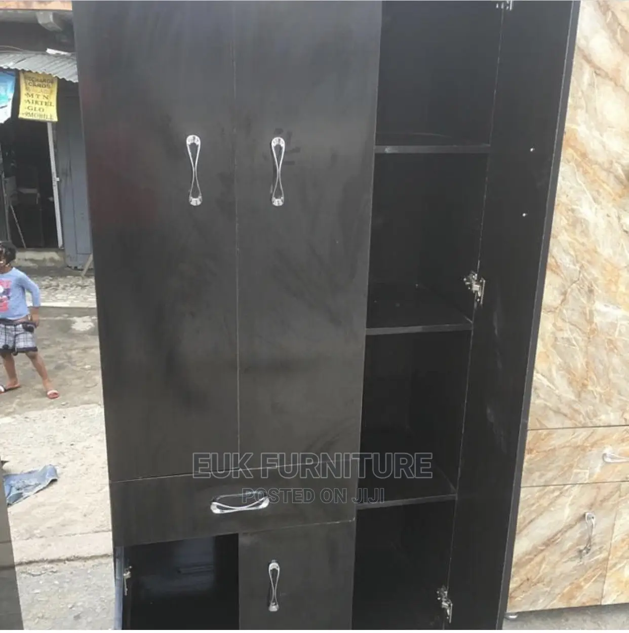 3ft by 6ft Wardrobe (Three Doors)