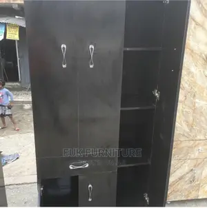 3ft by 6ft Wardrobe (Three Doors)