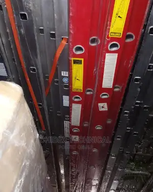 Extension Ladder 28ft Red Color
