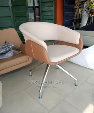 Classy Executive Visitor’S Chair Made Upholstered Leather