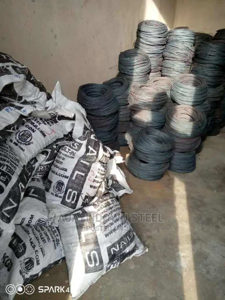 Banding Wire Different Sizes of Nails Bangs