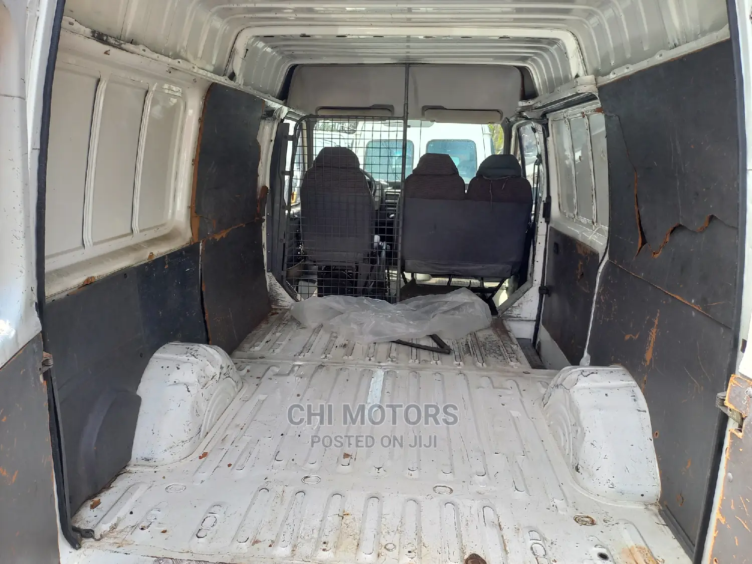 Ford Transit 2000 White