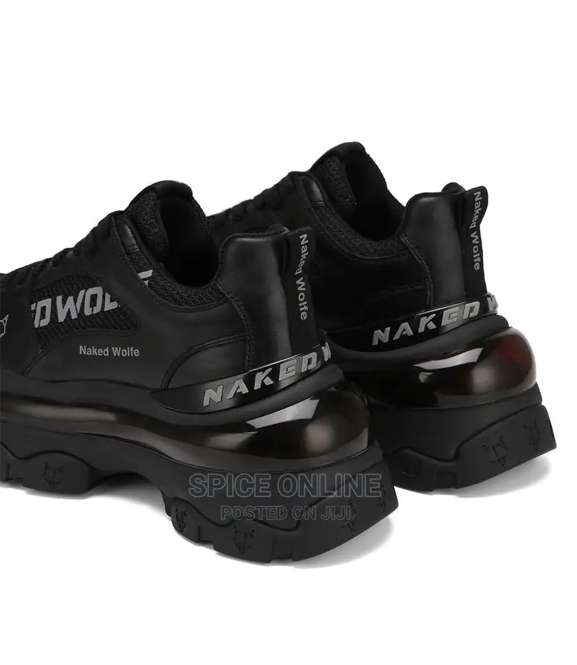 MP: Naked Wolfe