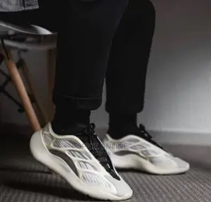 MP: Adidas Yeezy Boost