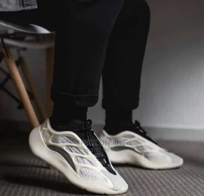 MP: Adidas Yeezy Boost