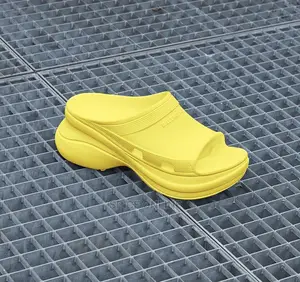 MP: Crocs Pool Slide