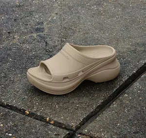 MP: Crocs Pool Slide