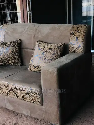 Quality Set of Sofa Up for Grab