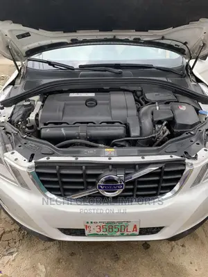 Volvo XC60 2011 White