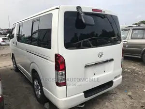 Toyota HiAce 2010