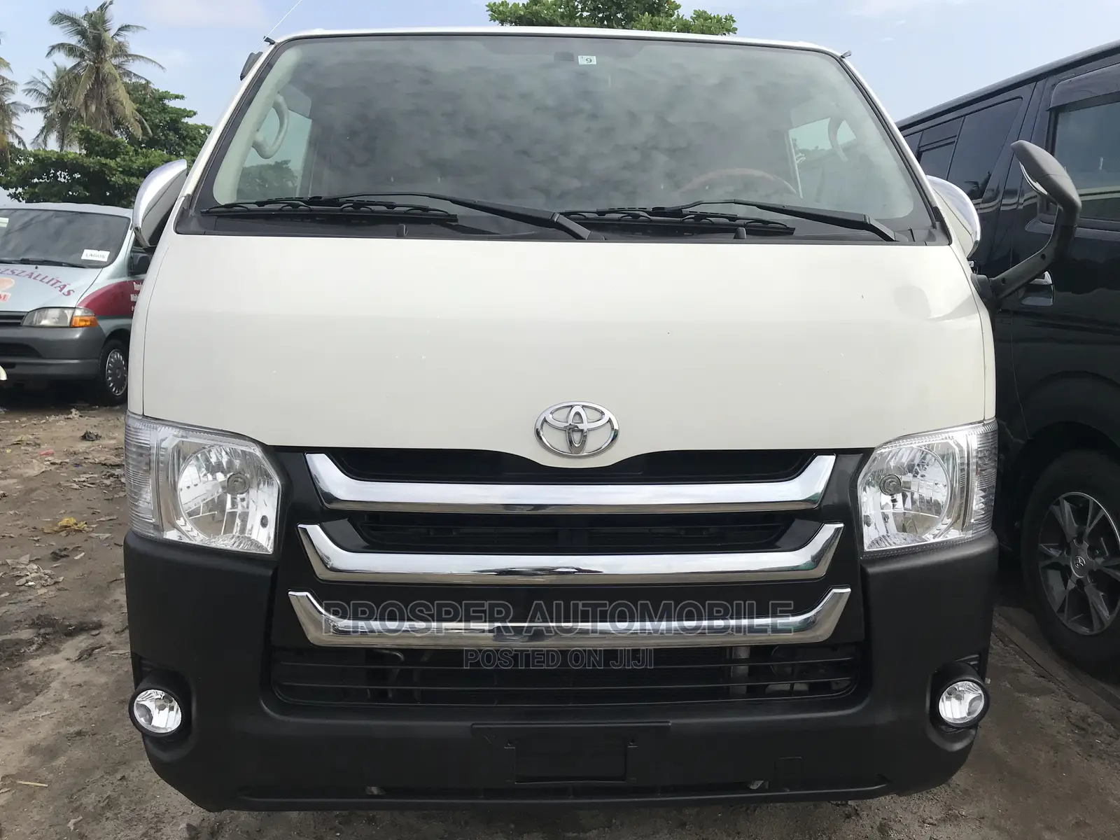 Toyota HiAce 2010