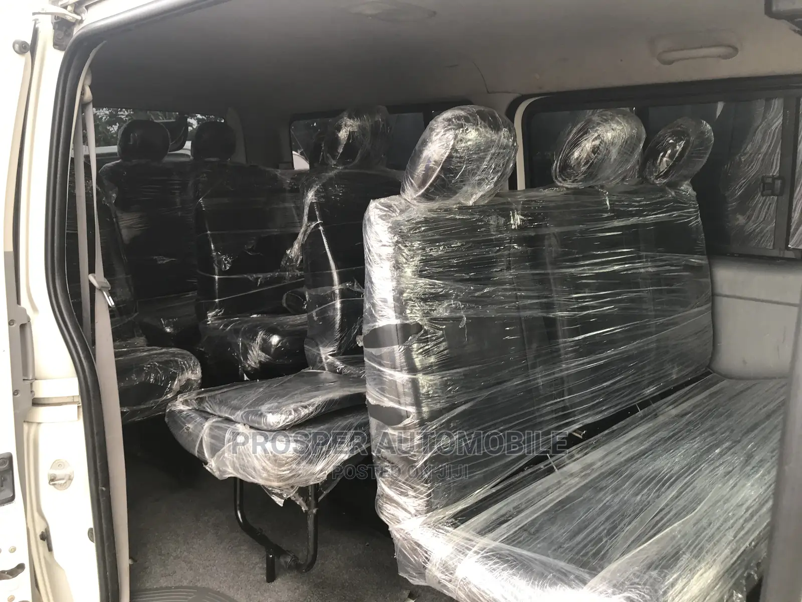 Toyota HiAce 2010