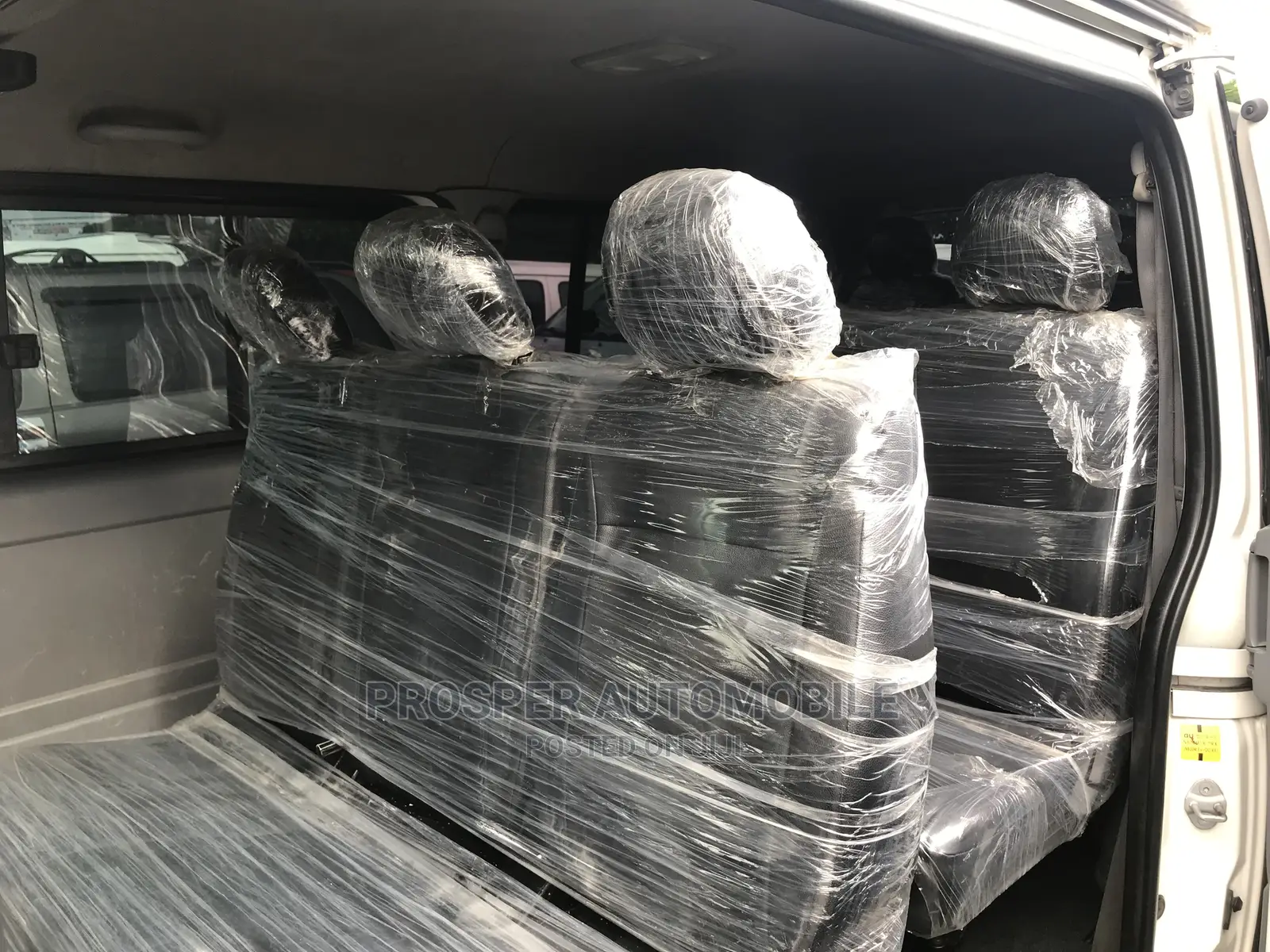 Toyota HiAce 2010