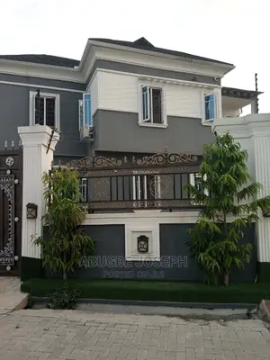 Furnished 4bdrm Duplex in Seaside Estate for sale