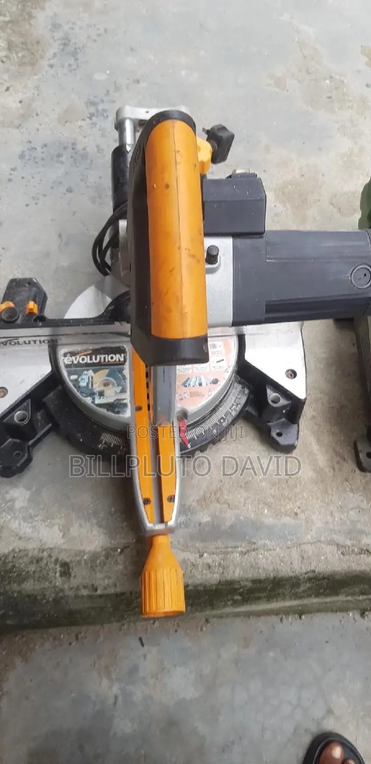 Evolution Mitre Saw Machine