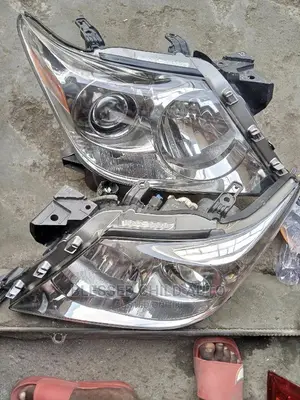 Headlights Lexus LX 570 2010