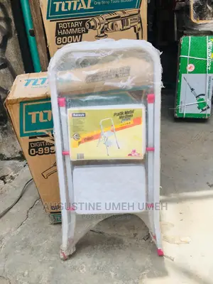 Step Down Ladder