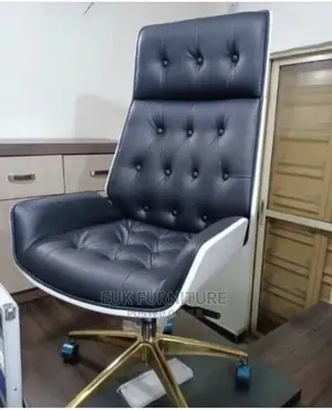 Classic Wood Med Back Executive Swivel Chair