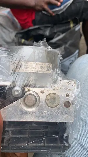 RANGE ROVER Evoque Abs Pump