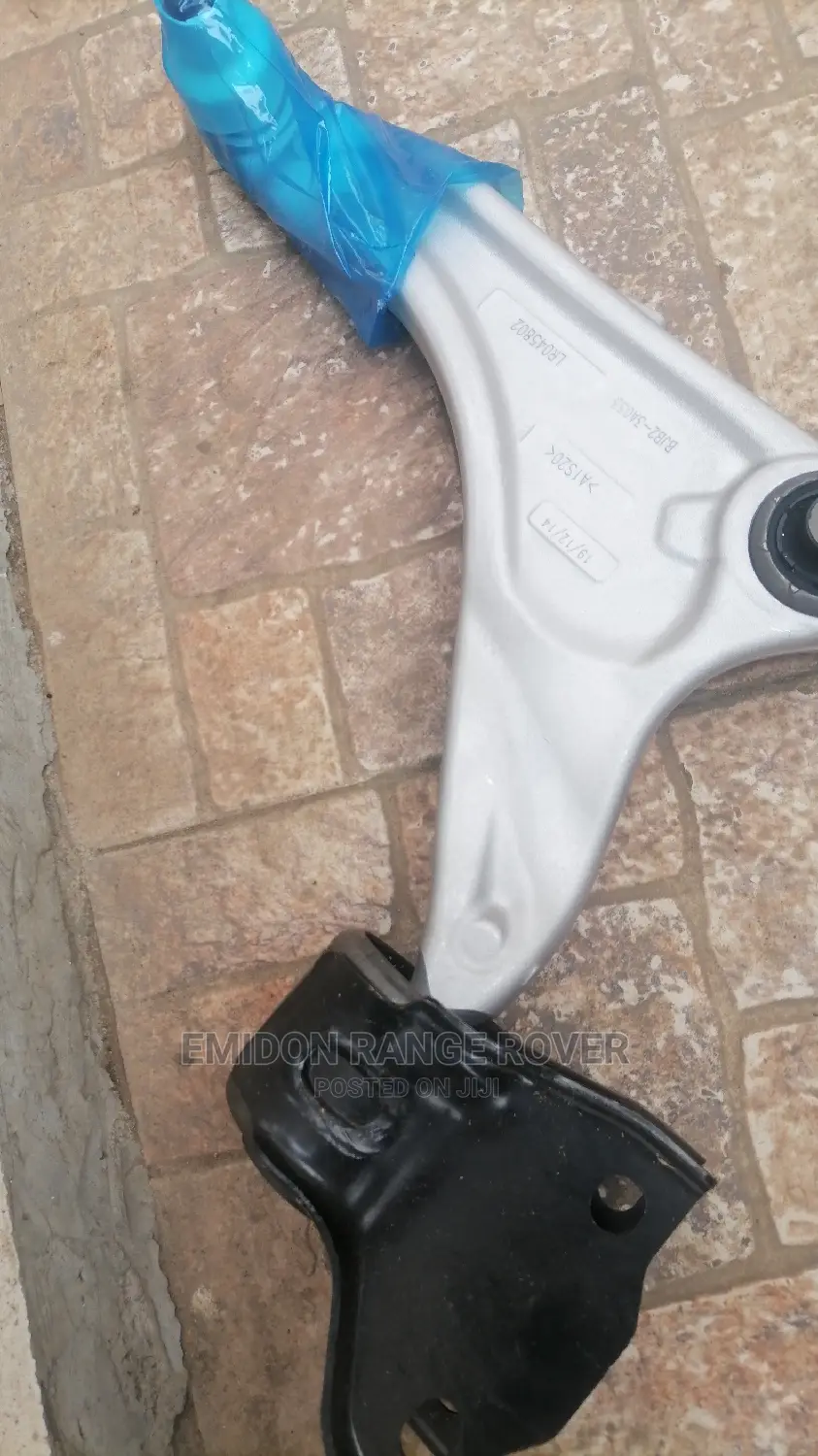 RANGE ROVER Evoque Lower Arm