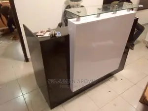 Standard Receptionist Table