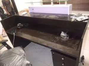 Standard Receptionist Table