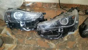Lexus IS250 Set of Headlamps 2018 Direct