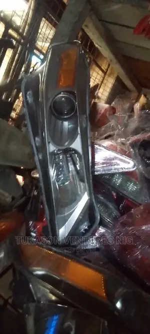 Headlight 2010 Acura Tl