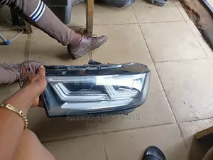 Head Lamp Audi Q5 2020
