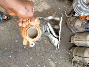 Engine Catalyst Toyota RAV4 2005