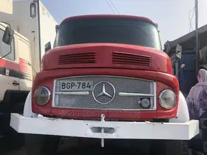 Photo - Mercedes Benz 911 Tipper 2000 Red