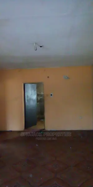 2bdrm Block of Flats in Elekahia Housing for sale