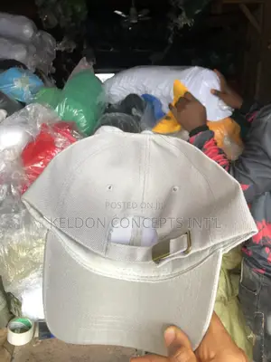 Wholesale Cotton Face Cap in Different Colors 500pcs