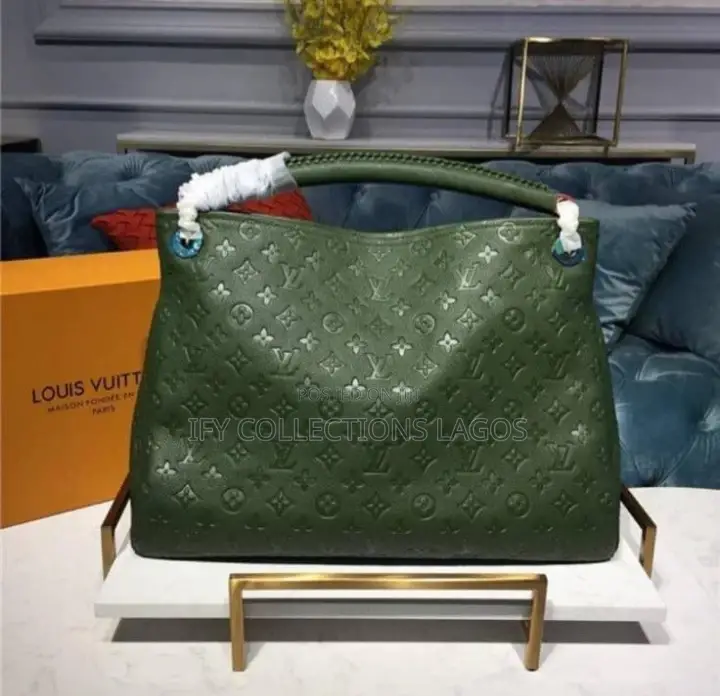 Luis Vuitton Handbag