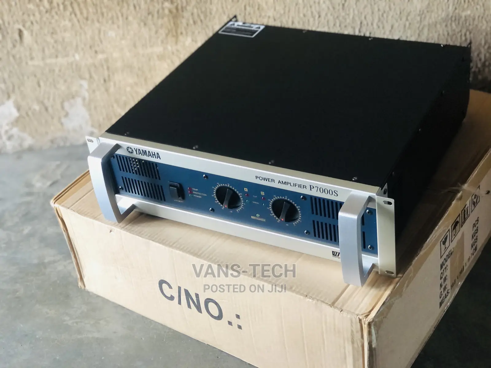 Yamaha Amplifier (P7000s)