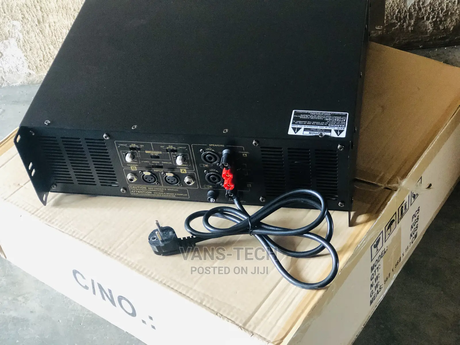 Yamaha Amplifier (P7000s)