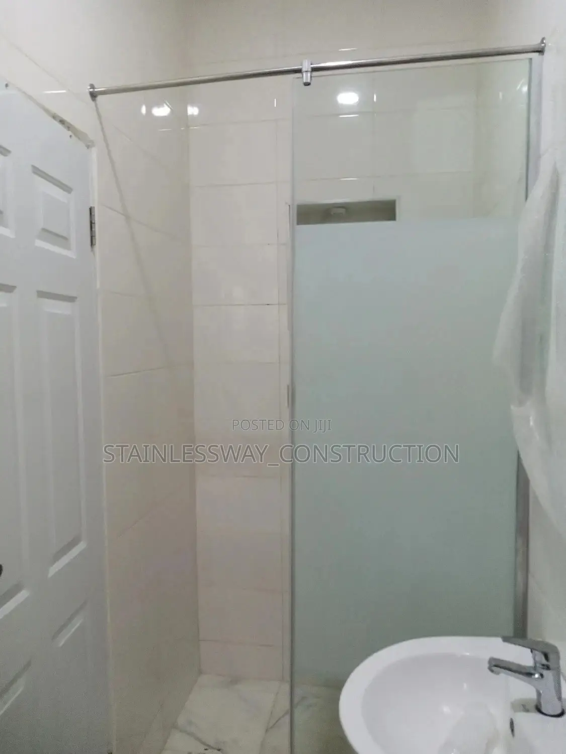 Shower Cubicle (Fix Light)