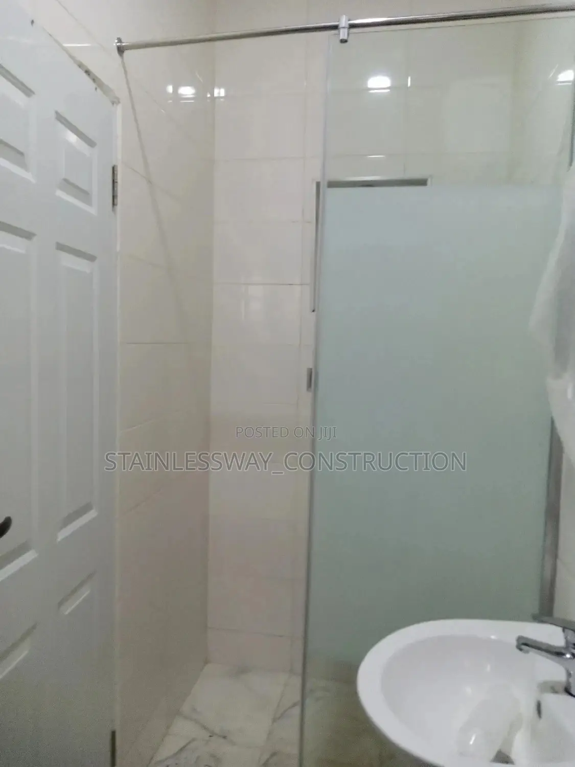 Shower Cubicle (Fix Light)
